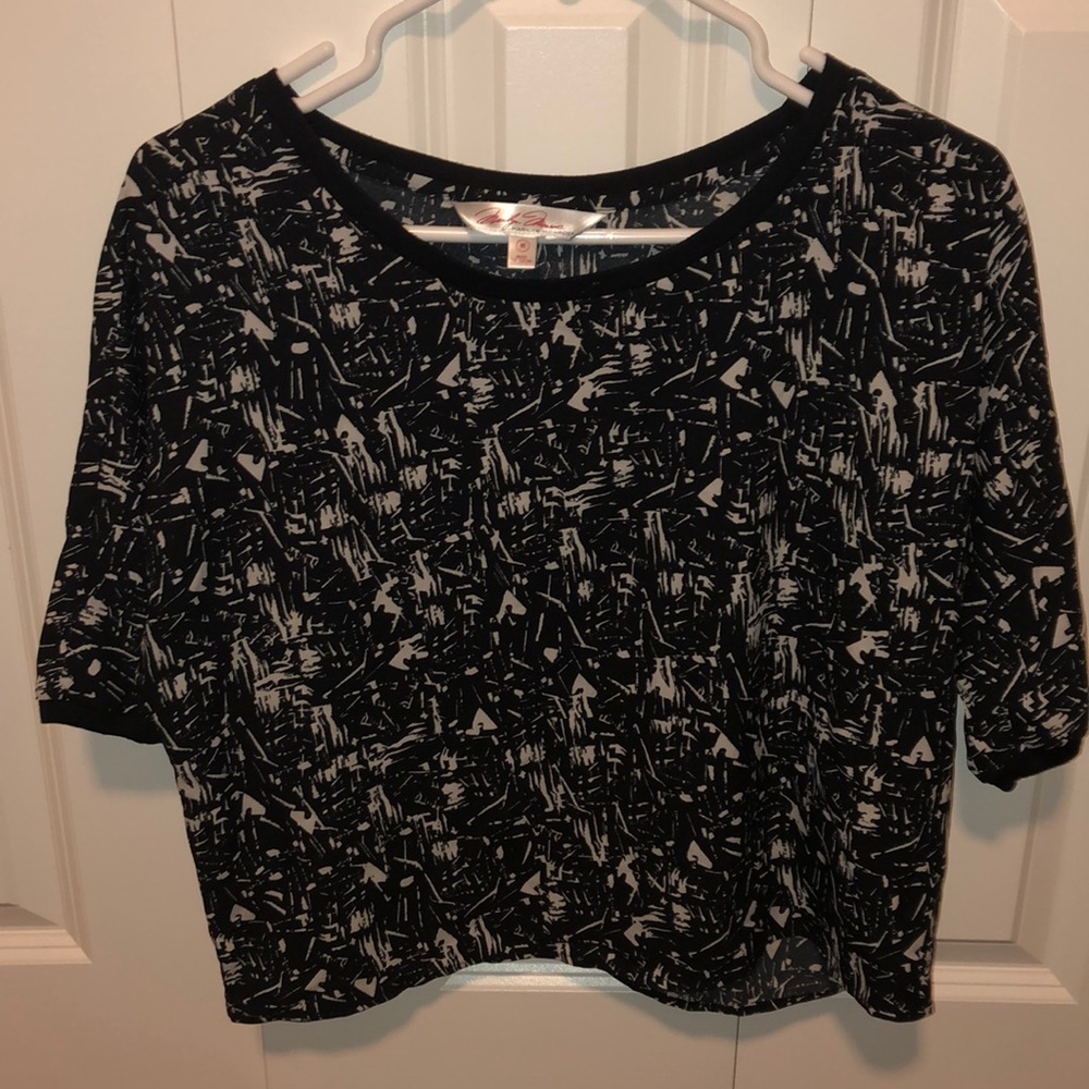 Cute artsy flow shirt